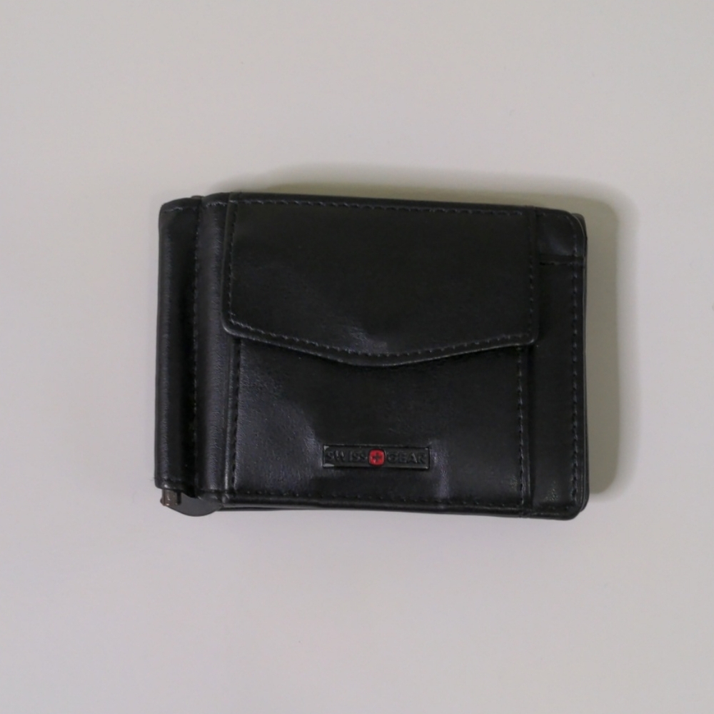 Swiss Gear Leather RFID Wallet